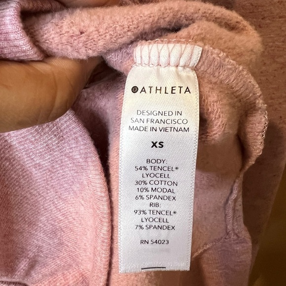 Athleta S Balance Pullover Top Victorian Berry Multi XS - Picture 4 of 7